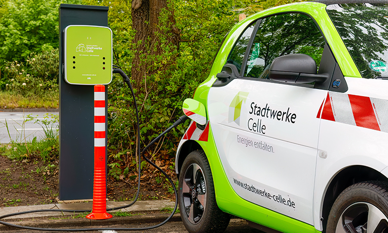 Stadtwerke Celle versorgen das Celler Badeland und die Fuhsestraße mit weiteren E-Ladesäulen